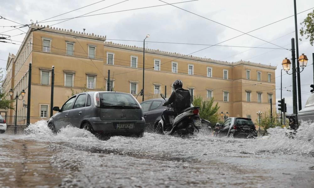 Καιρός: Έκτακτο δελτίο από την ΕΜΥ – Επιδείνωση πριν την Πρωτοχρονιά με βροχές και καταιγίδες